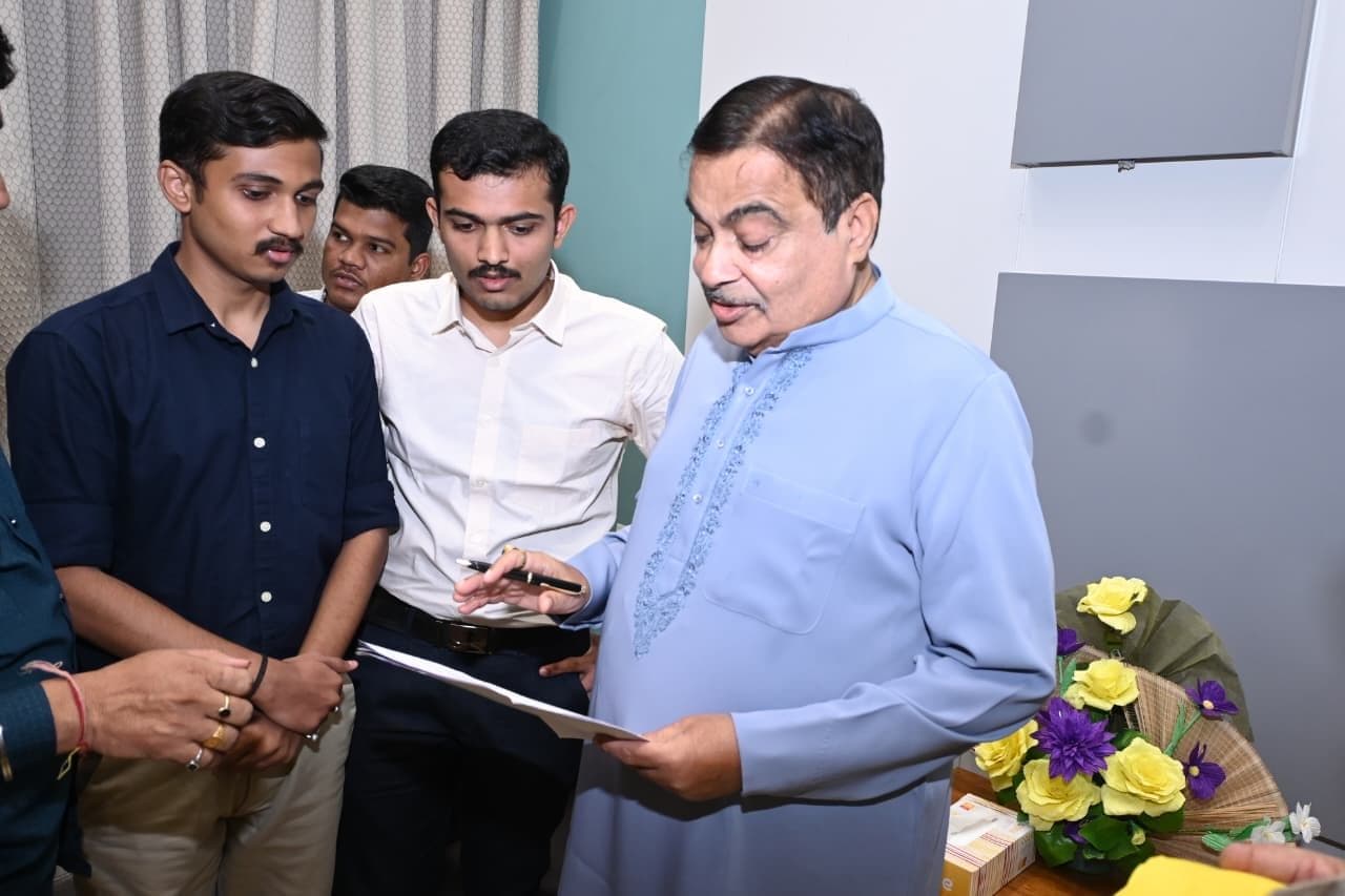 Meeting with Hon. Nitin Gadkari - Thumbnail 4